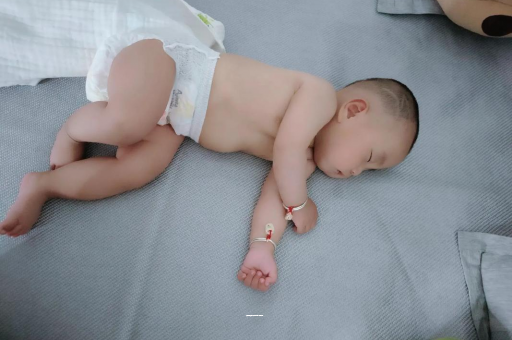 宝鸡几个月宝宝开始长牙